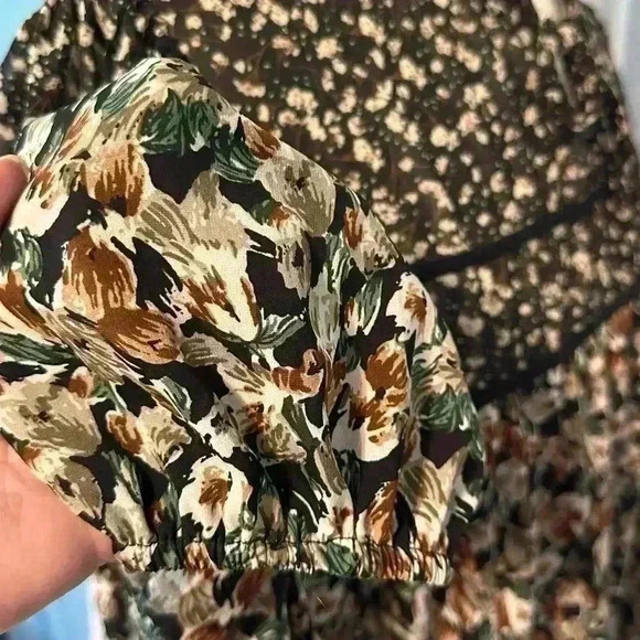 Ava James 3X Flowy Floral Top. 
3/4 Sleeve. 
Womens. 
Sheer up top - Picture 4 of 10